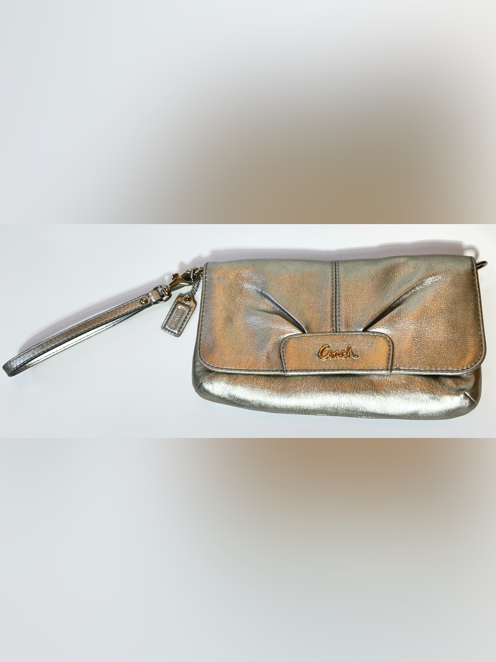 Vintage Coach Silver Metallic Leather Wristlet Clutch - Picture 5 of 11